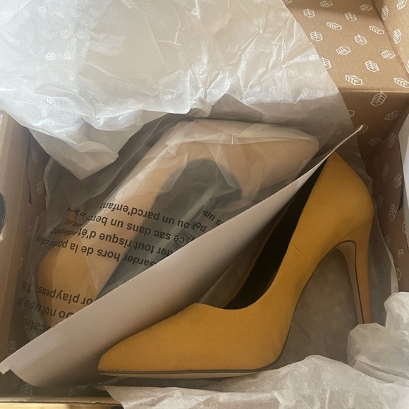 Call it Spring heels - Picture 3 of 4